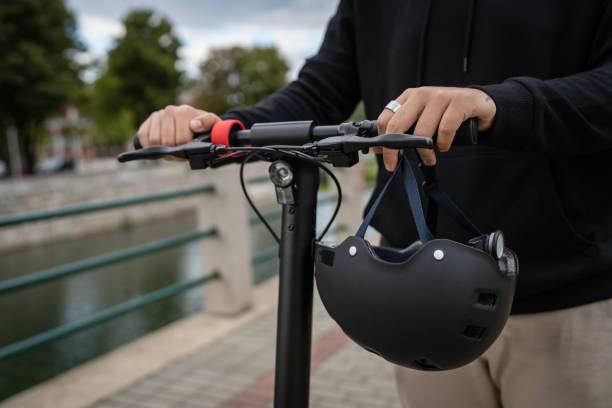 casque-trottinette-electrique-266guy.jpg Le Port du Casque est il Obligatoire pour les Trottinettes Électrique? Pop'Bike Location Trottinette électrique et Scooter POP'BIKE – Image 1
