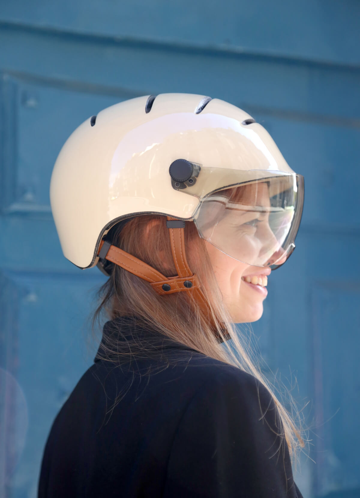 casque-velo-avec-visiere-165ppy-1.jpg Casque vélo urbain avec visière KASK JE SUIS À VÉLO – Image 1