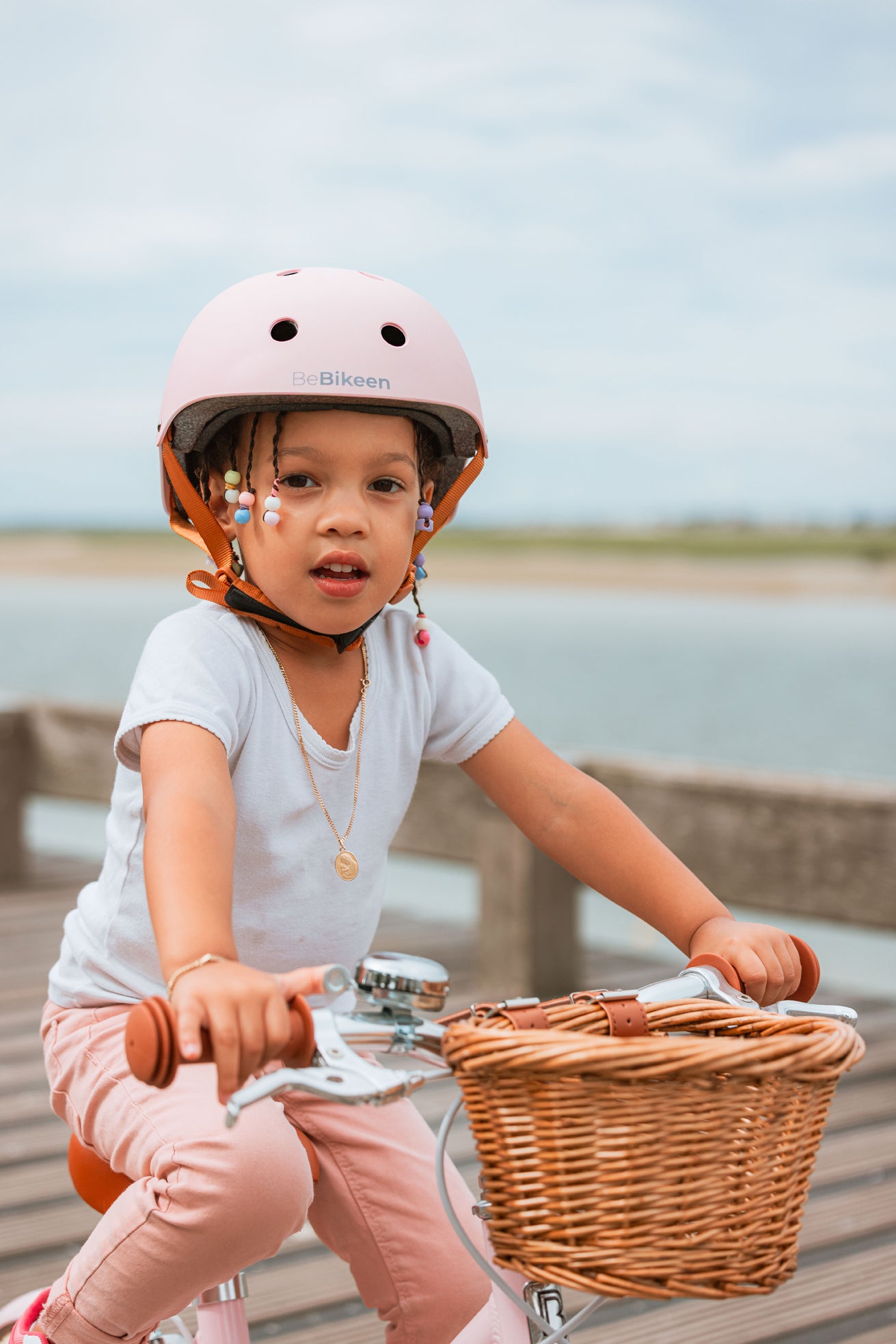 casque-velo-bebe-058qez-1.jpg Casque vélo enfant rose mat – Taille XS | BeBikeen – Image 1