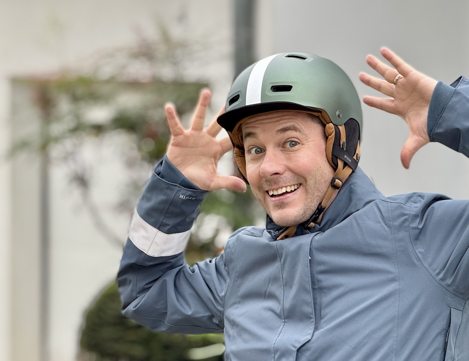 casque-velo-decathlon-824xpv.jpg Test Decathlon Btwin 540 Bol : un casque vélo urbain pratique et stylé pour toutes les saisons – Image 1