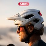 AIRDROP, CLIFFHANGER, YOUDROP : NOUVEAUX CASQUES VTT ABUS