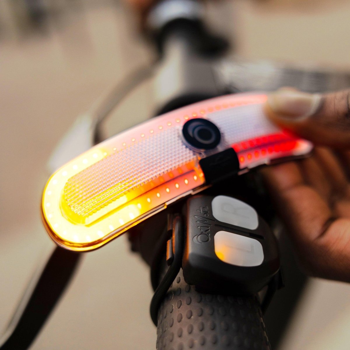 eclairage-velo-753cxq.jpg Overade TURN Éclairage AR Vélo/Casque – Clignotants – Détecteur Feu Stop – Image 1
