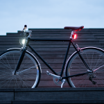 Ces lumières pour vélo s'attachent et s'enlèvent en un clin d'oeil