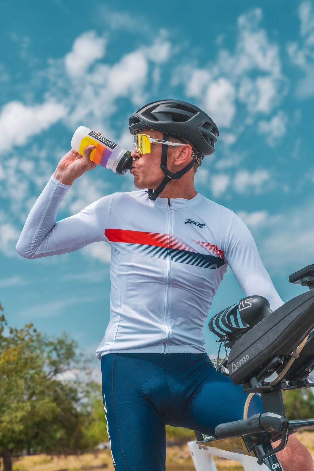 maillot-cycliste-homme-520onq-1.jpg Maillot cycliste solaire à manches longues Homme Ltd Rouler – Zoot Sports – Image 1