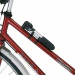 Pompe à vélo télescopique avec fixation