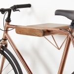 Porte vélo mural Dayde en bois et cuivre Vélo ville & vélo urbain sur Le Vélo Urbain.com