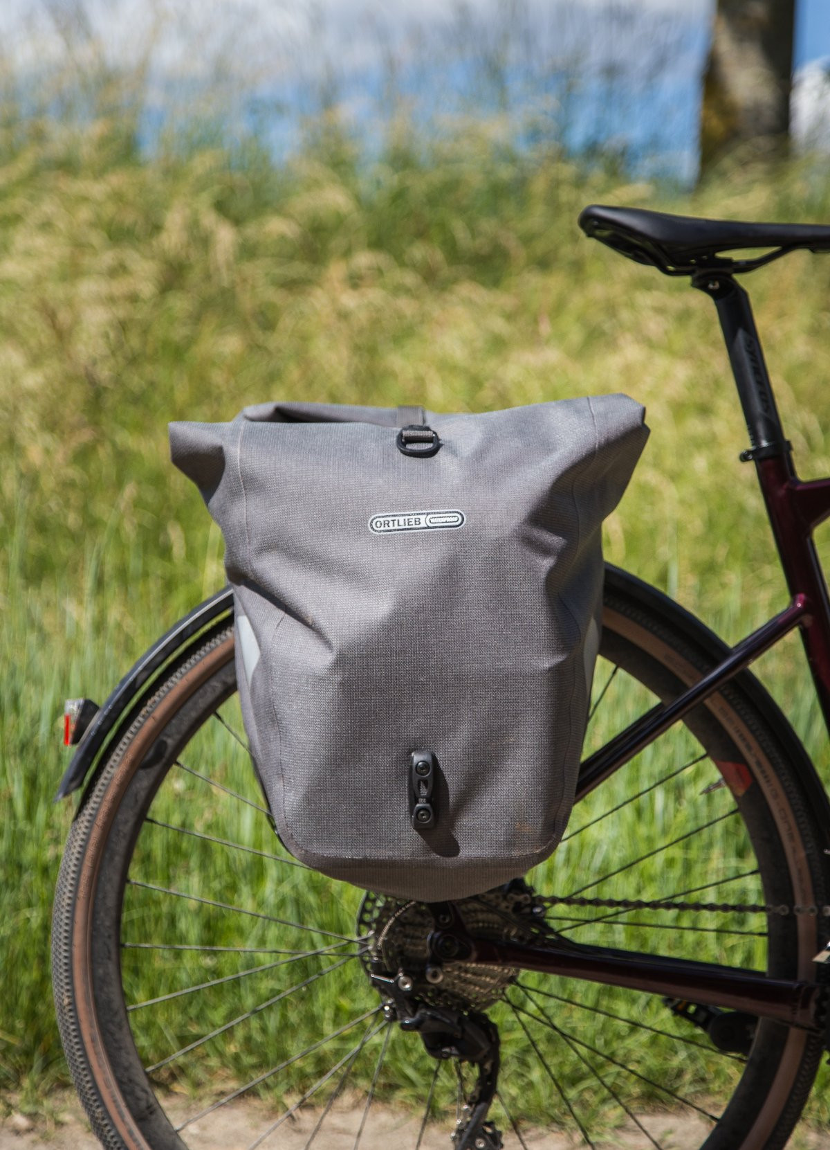 sacoches-velo-754dth.jpg Sacoche vélo porte bagages Ortlieb | JE SUIS À VÉLO – Image 1
