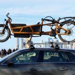 Ce porte vélos peut embarquer un vélo cargo sur le toit de votre voiture